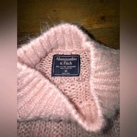 ABERCROMBIE & FITCH pink Cozy Sweater - Picture 3 of 7